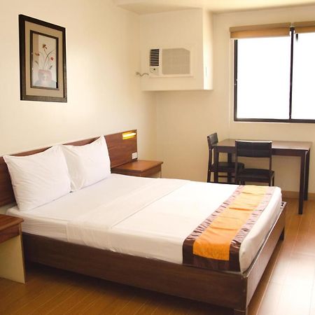 M Suites Hotel Makati City Dış mekan fotoğraf