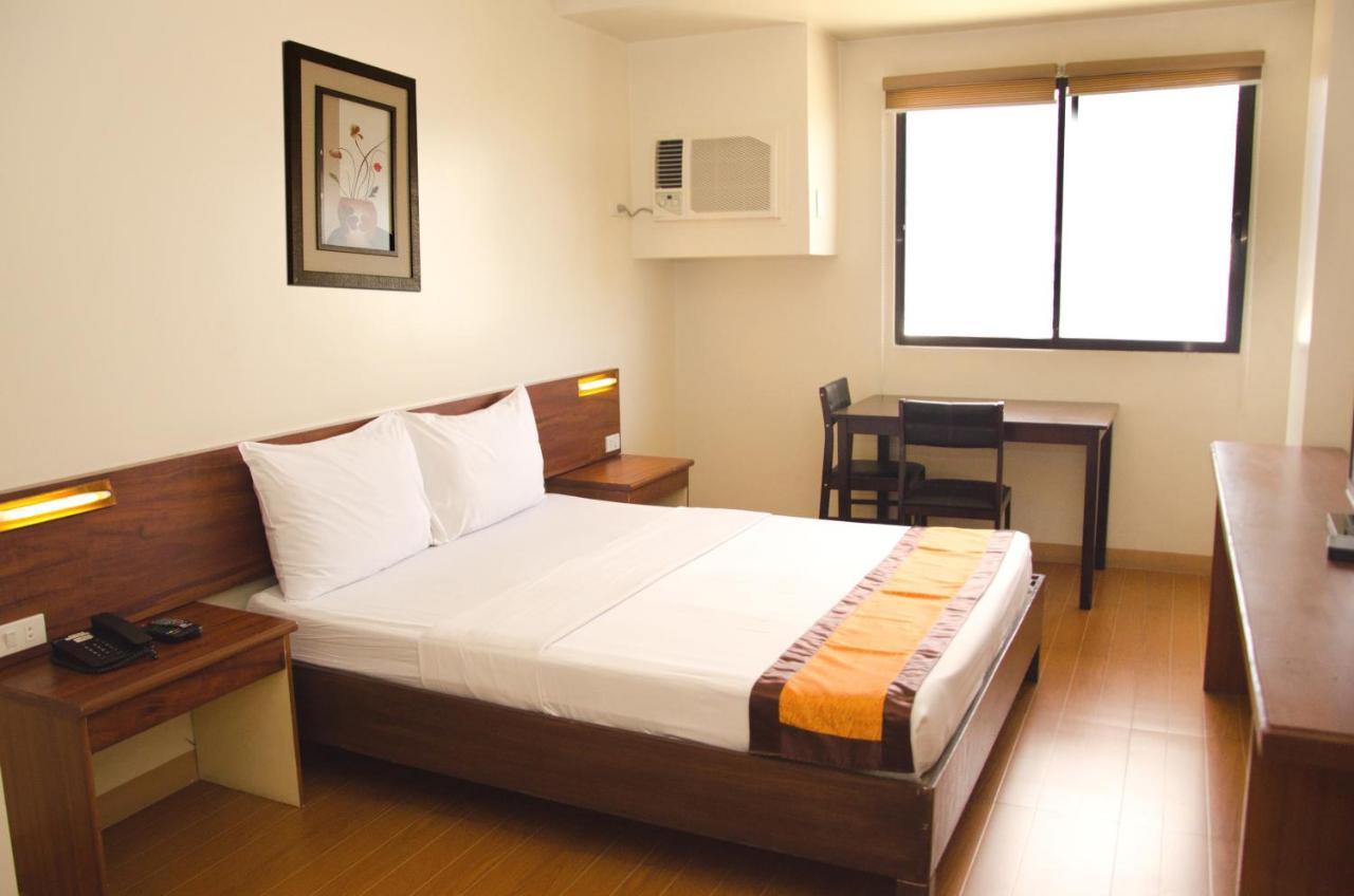 M Suites Hotel Makati City Dış mekan fotoğraf