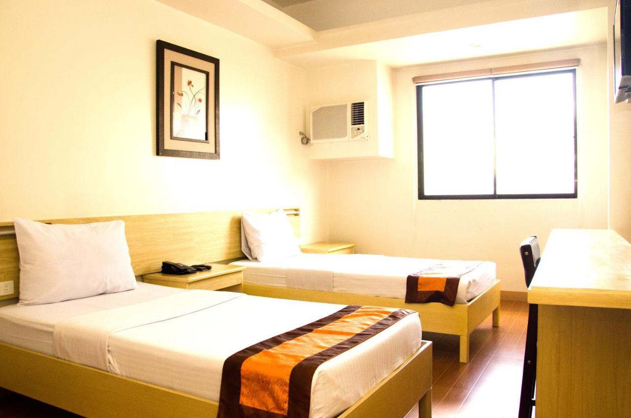 M Suites Hotel Makati City Dış mekan fotoğraf