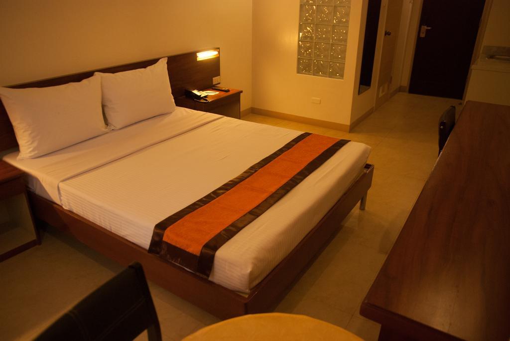 M Suites Hotel Makati City Oda fotoğraf