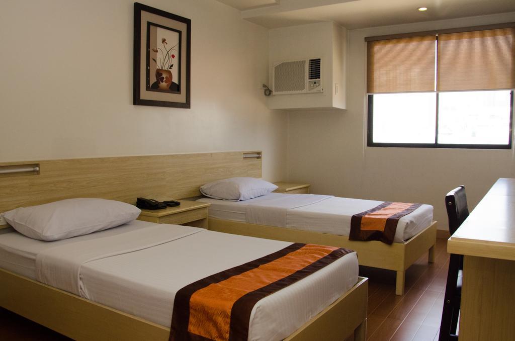 M Suites Hotel Makati City Dış mekan fotoğraf