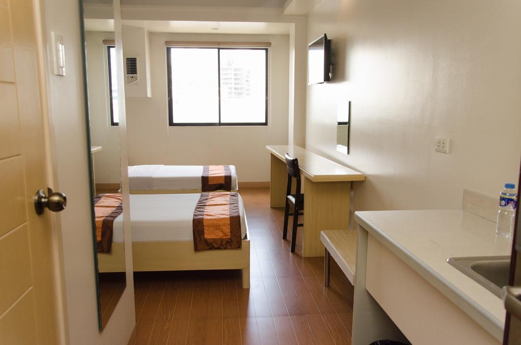 M Suites Hotel Makati City Dış mekan fotoğraf