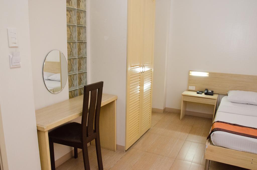 M Suites Hotel Makati City Dış mekan fotoğraf