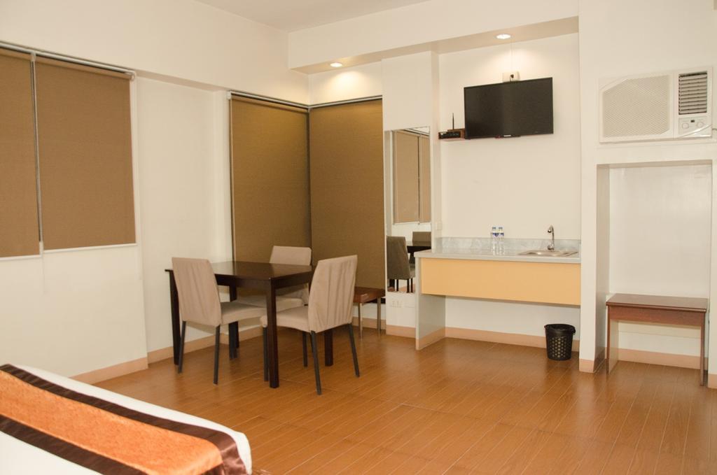 M Suites Hotel Makati City Dış mekan fotoğraf