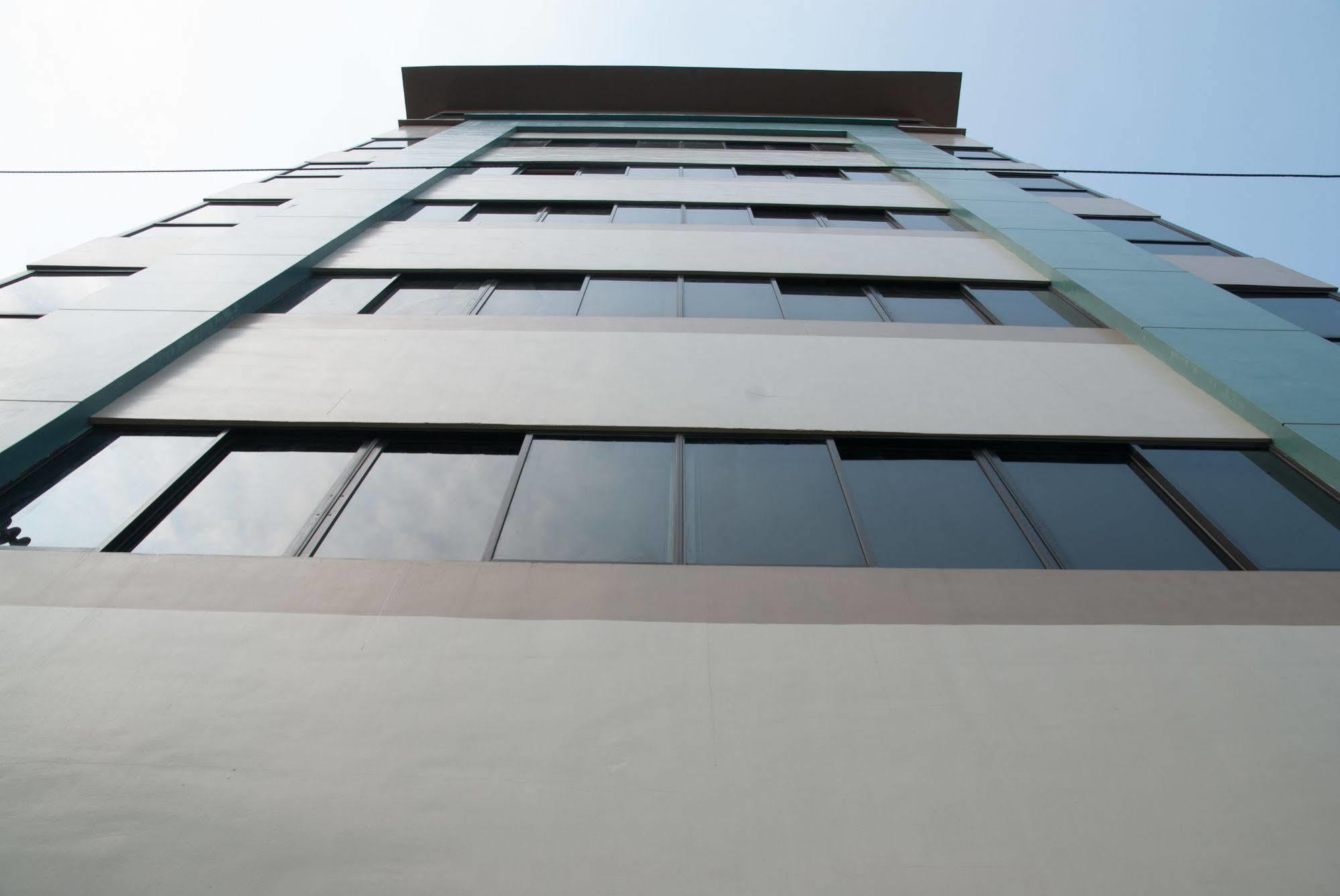M Suites Hotel Makati City Dış mekan fotoğraf