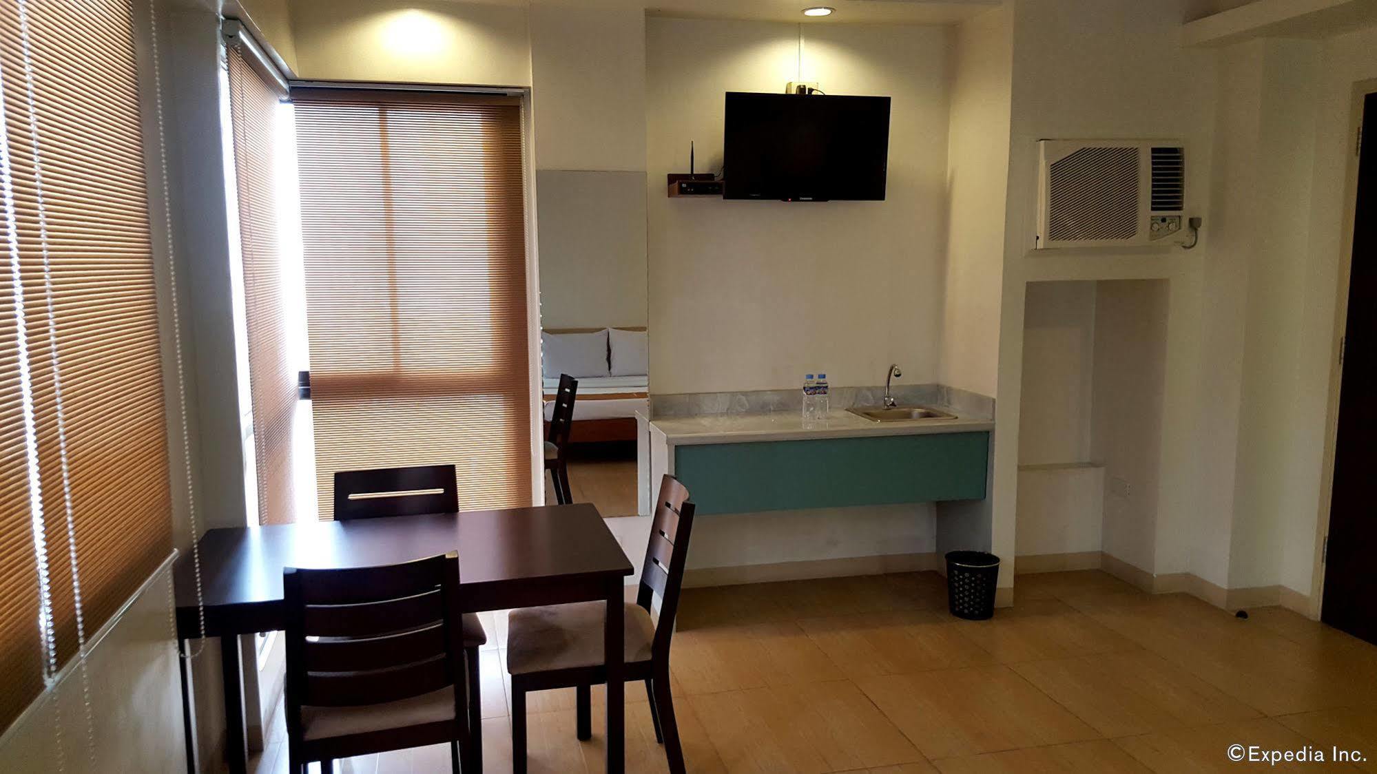 M Suites Hotel Makati City Dış mekan fotoğraf