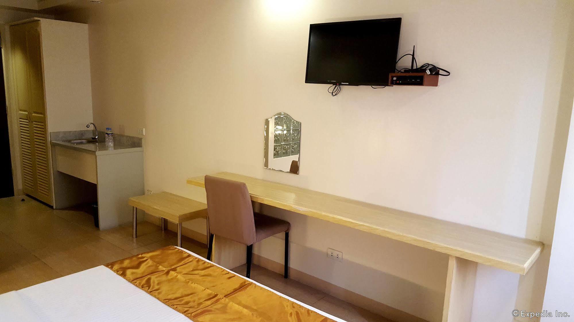 M Suites Hotel Makati City Dış mekan fotoğraf